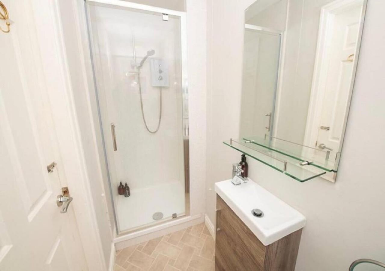 Pelican-Stylish 2-Bed Apartment Close To Beach & Town Scarborough Exterior foto