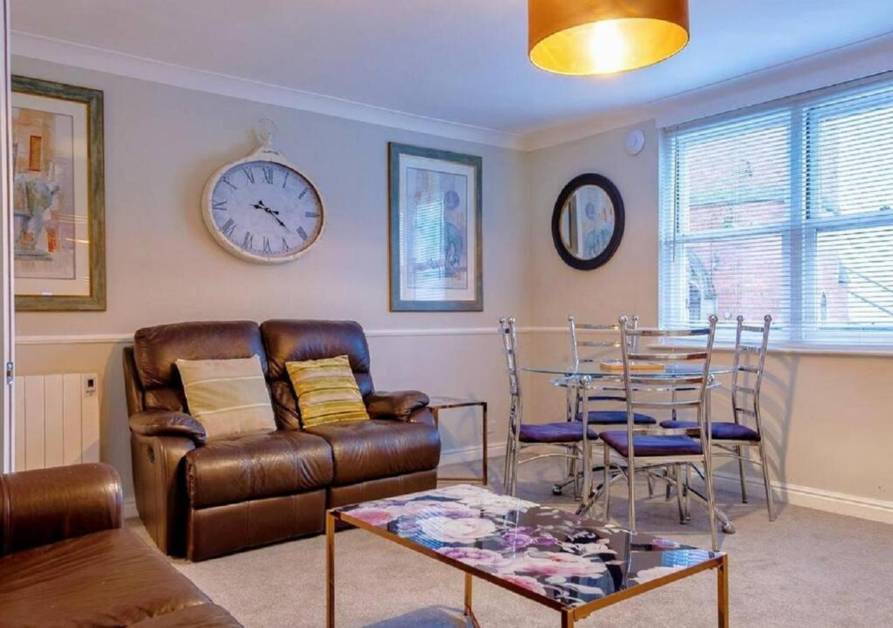 Pelican-Stylish 2-Bed Apartment Close To Beach & Town Scarborough Exterior foto