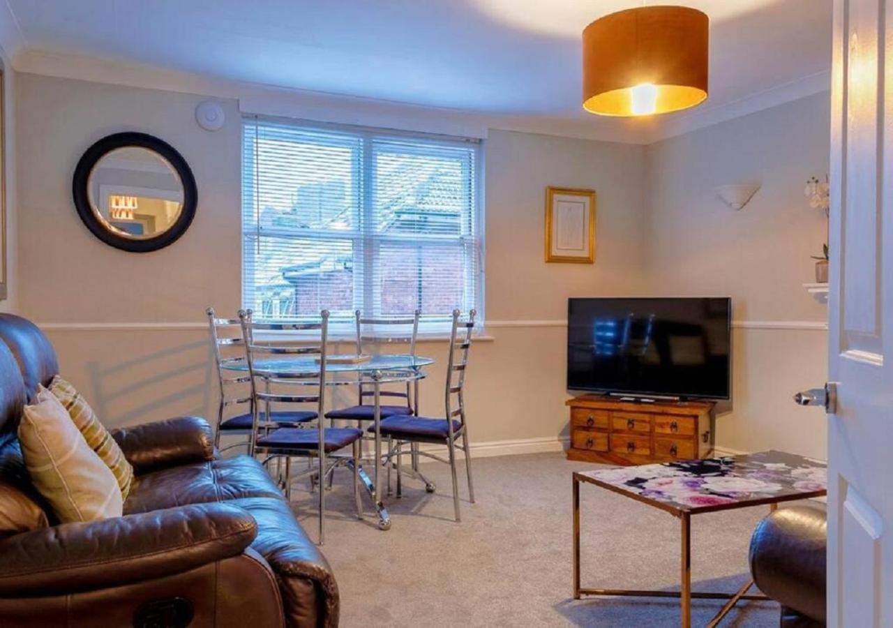 Pelican-Stylish 2-Bed Apartment Close To Beach & Town Scarborough Exterior foto